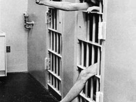 黑笔:互联网隔离制度与乏真相时代