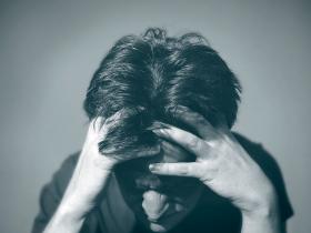 焦虑不安的我抱着希望继续前进……